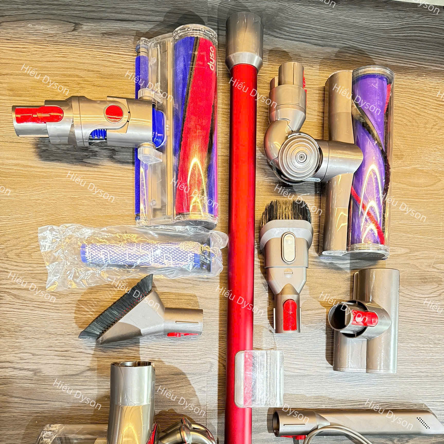 may-hut-bui-dyson-v8