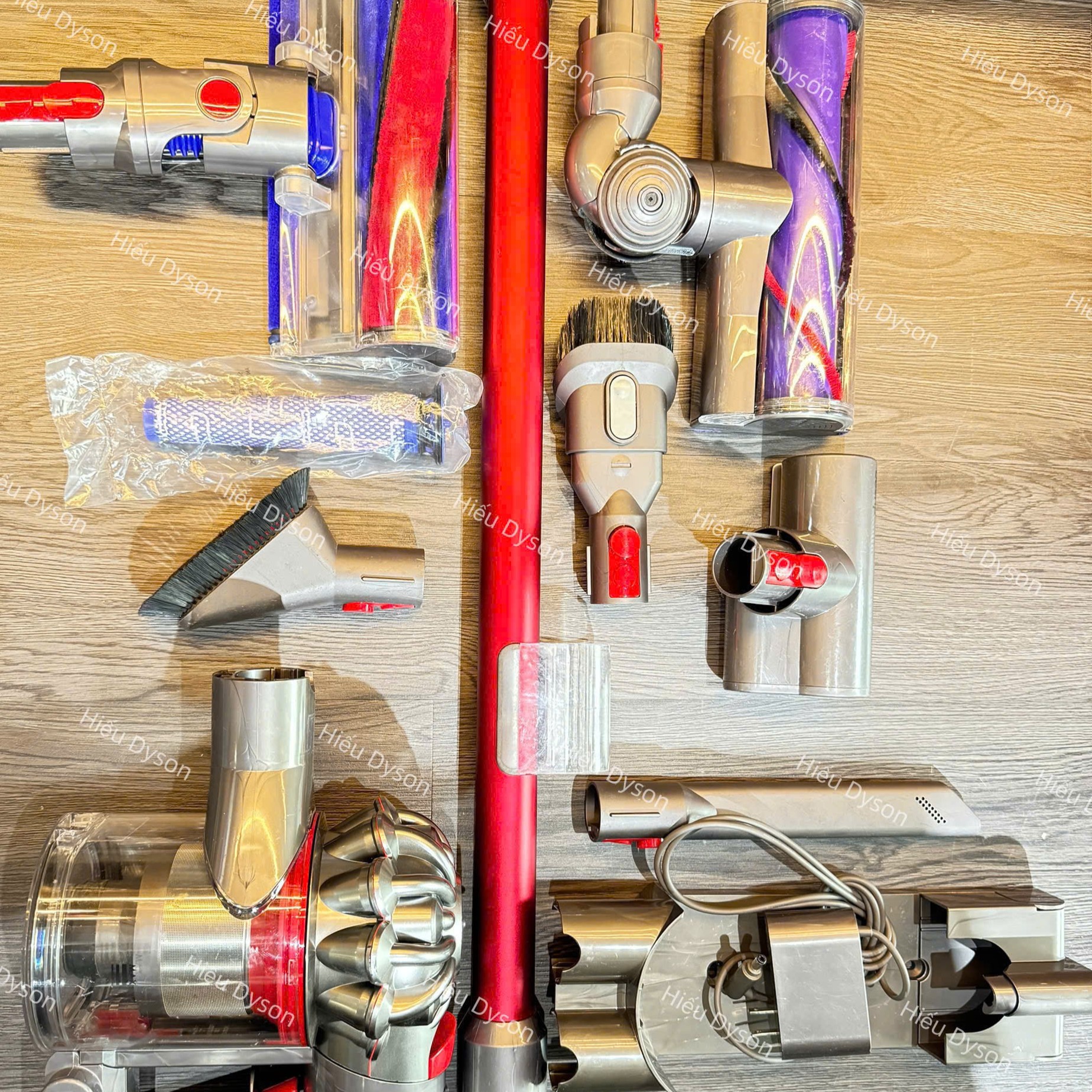 may-hut-bui-dyson-v8