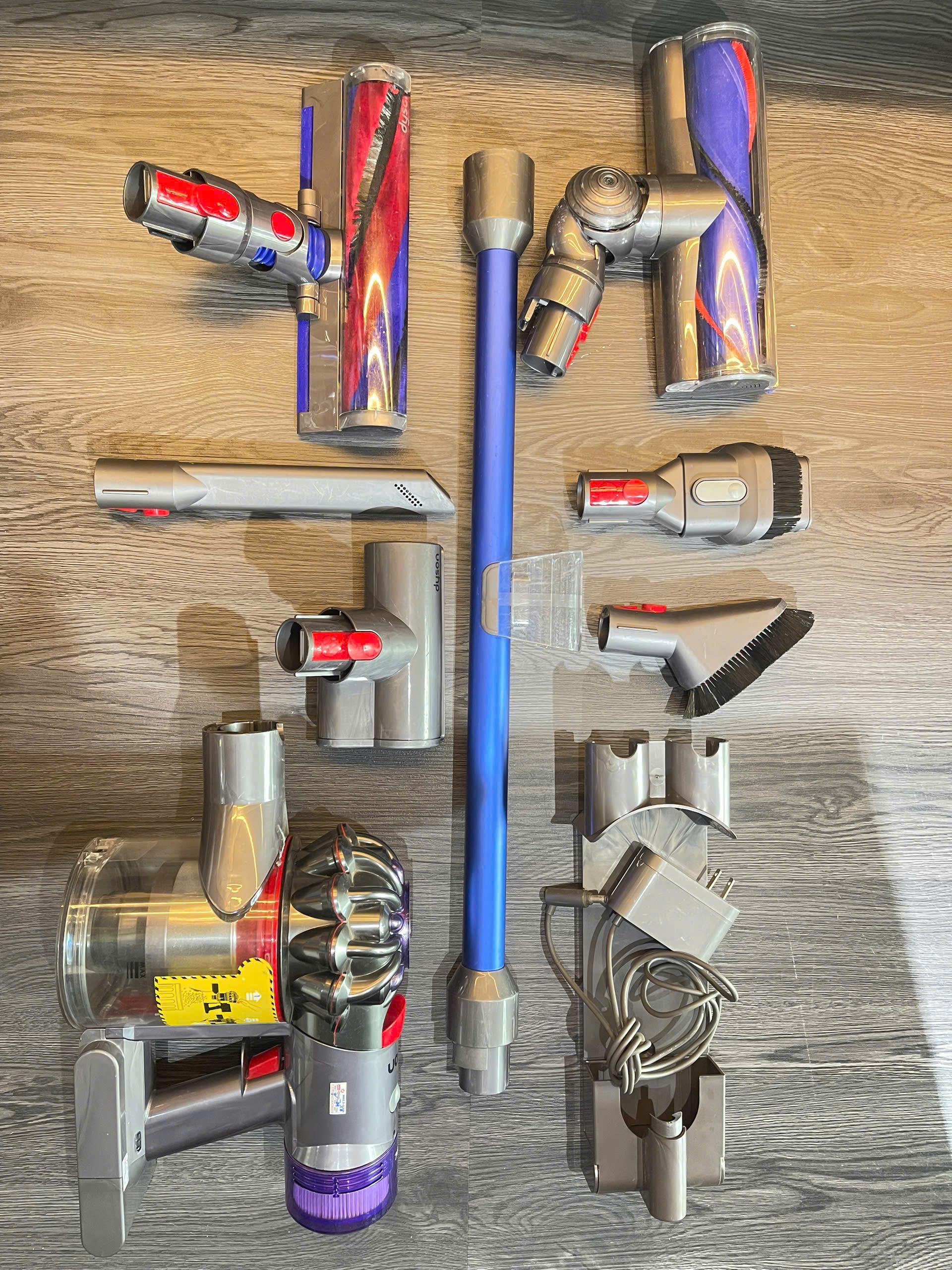 may-hut-bui-dyson-v8-slim